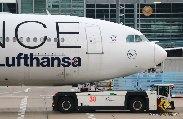 Airbus A340-313X
